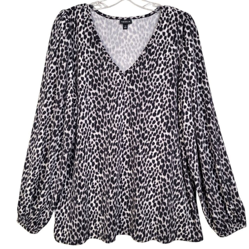 Torrid Blouse Women's 1 - 1X Black Gray Animal V Neck Puff Long Sleeve Stretch